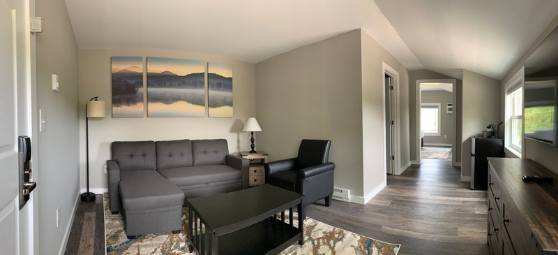 living area in deluxe suite at grange valley in poconos