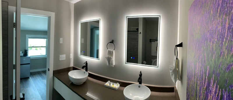 bathroom in deluxe suite at grange valley in poconos