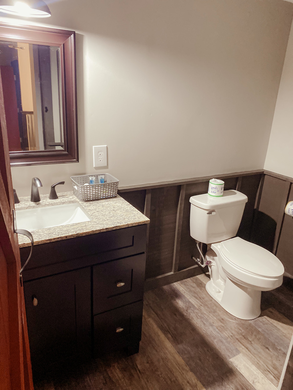 bathroom in suite at grange valley in poconos