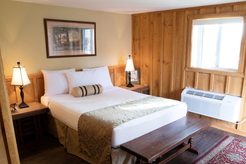 queen bed in Poconos cabin rentals for couples