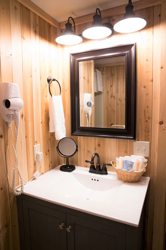 bathroom in cabin at grange valley in pocono mountains, pa