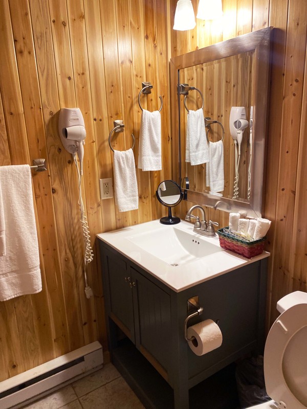 bathroom in premium cabin at grange valley in poconos