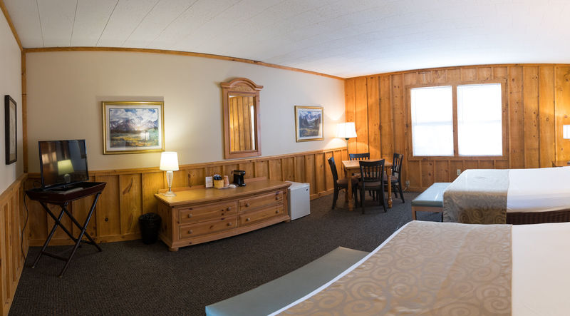 two queen beds in suite at grange valley in poconos mountains, pennsylvania