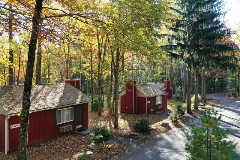 exterior view of premium cabin at grange valley in poconos