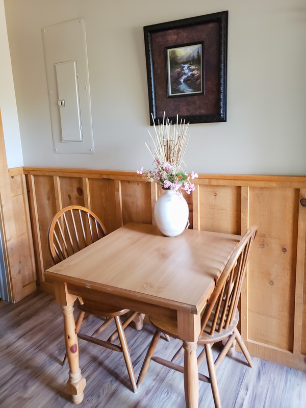 dining area in side by side cabin at grange valley in poconos