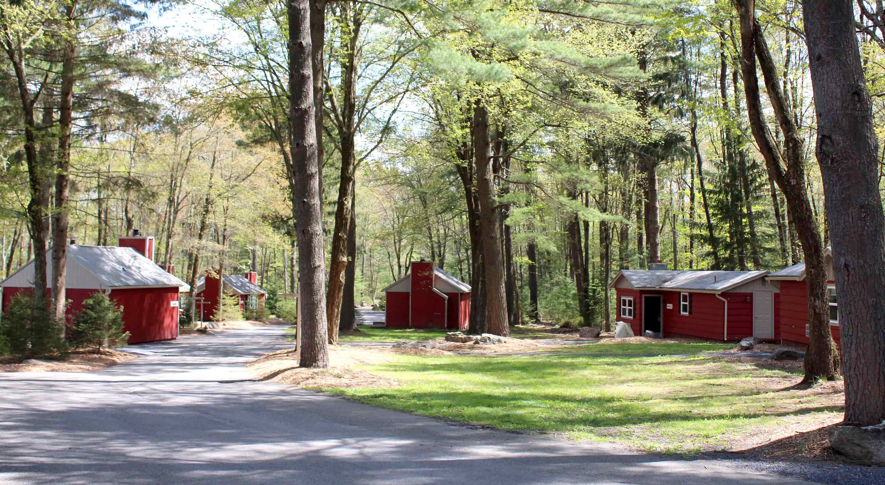 Private Cottage rentals at lakeside Mount Pocono hotel