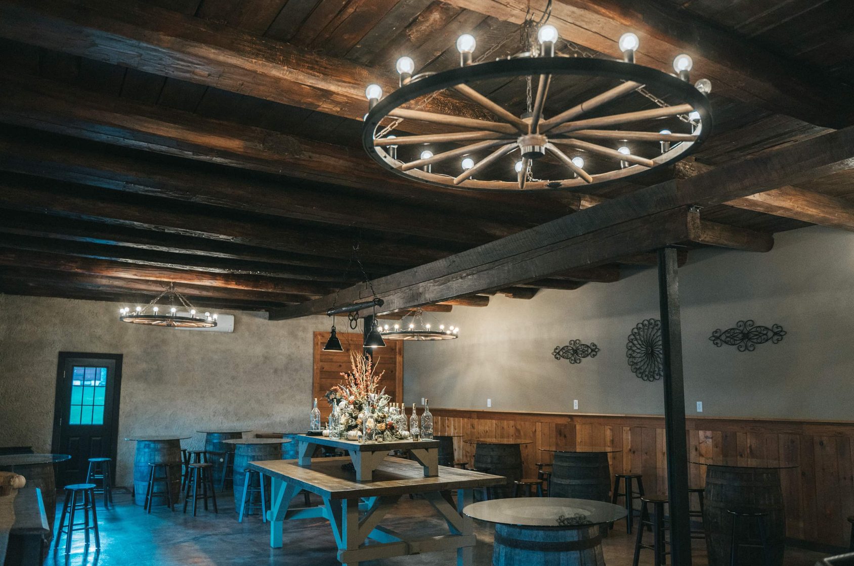rustic event space with wagon wheel light in Mount Pocono, PA