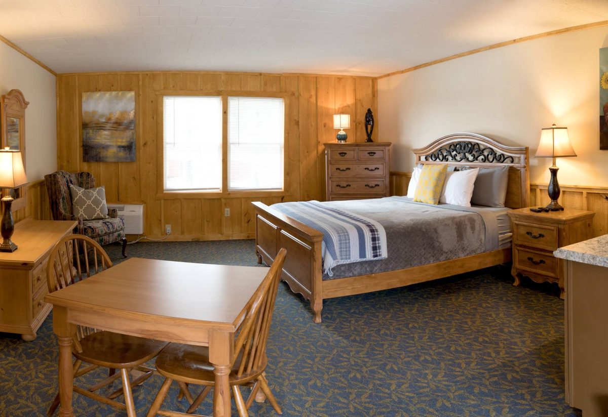 Guest room at Grange Valley inn Poconos